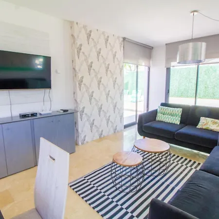 Alex Holiday home *